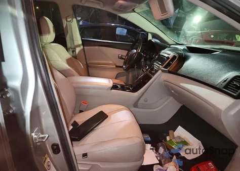 2012 Toyota Venza Le z USA, uszkodzony, nr VIN 057195